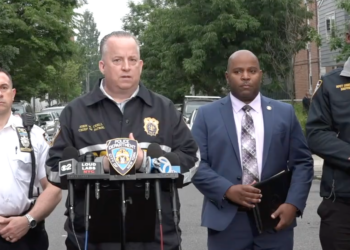 NYPD Officers Fatally Shoot Knife-Wielding Man in Brooklyn