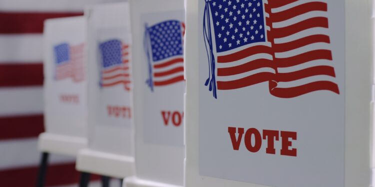 Trump Gains Ground Among Independents and Latinos in New Poll